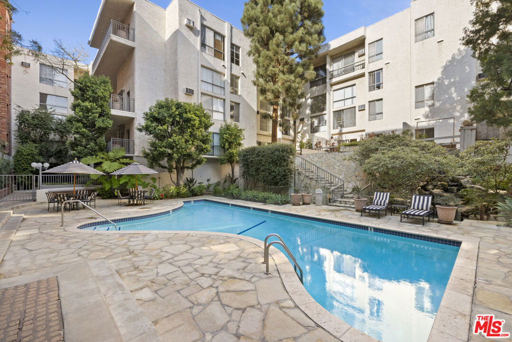 1440 Veteran Avenue 526