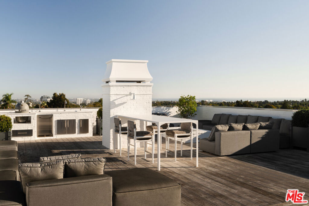 227 N Tigertail Road