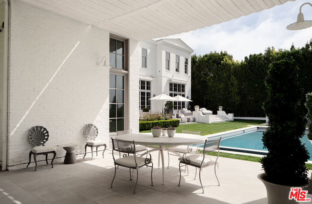 227 N Tigertail Road