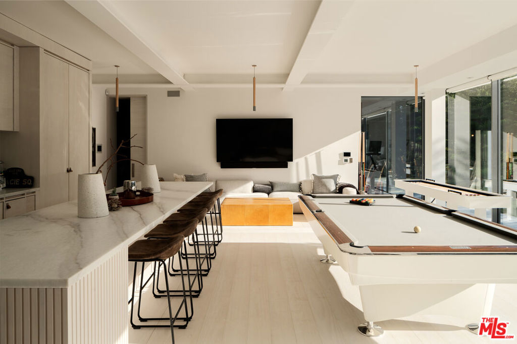 227 N Tigertail Road