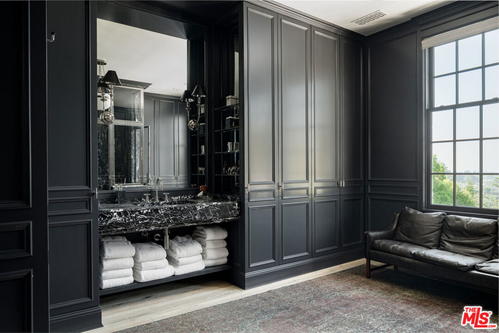 227 N Tigertail Road