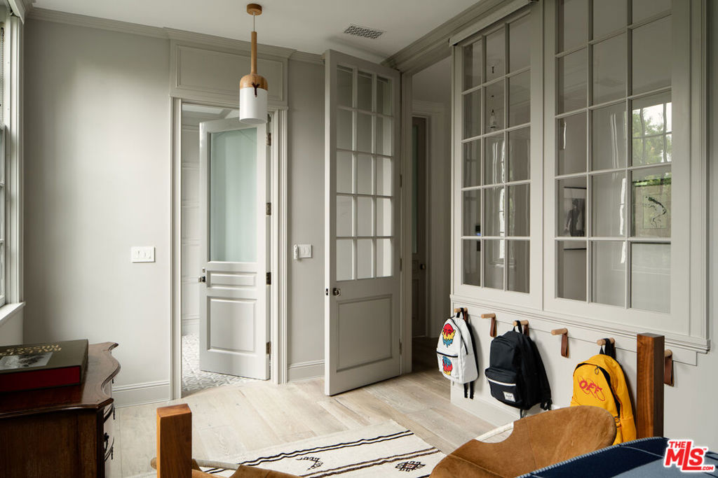 227 N Tigertail Road