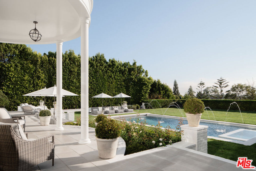 227 N Tigertail Road