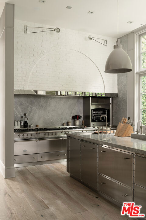 227 N Tigertail Road