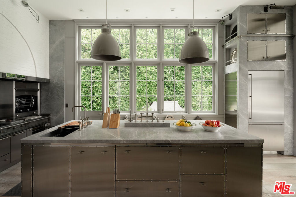 227 N Tigertail Road