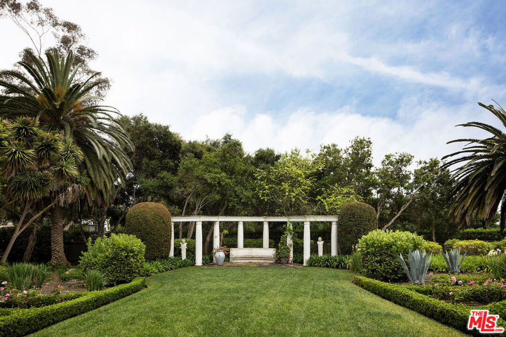 1084 Golf Road