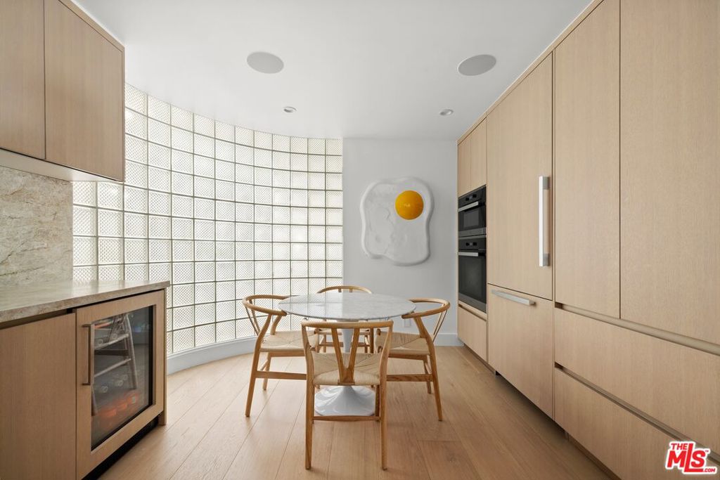 2122 Century Park Lane 109