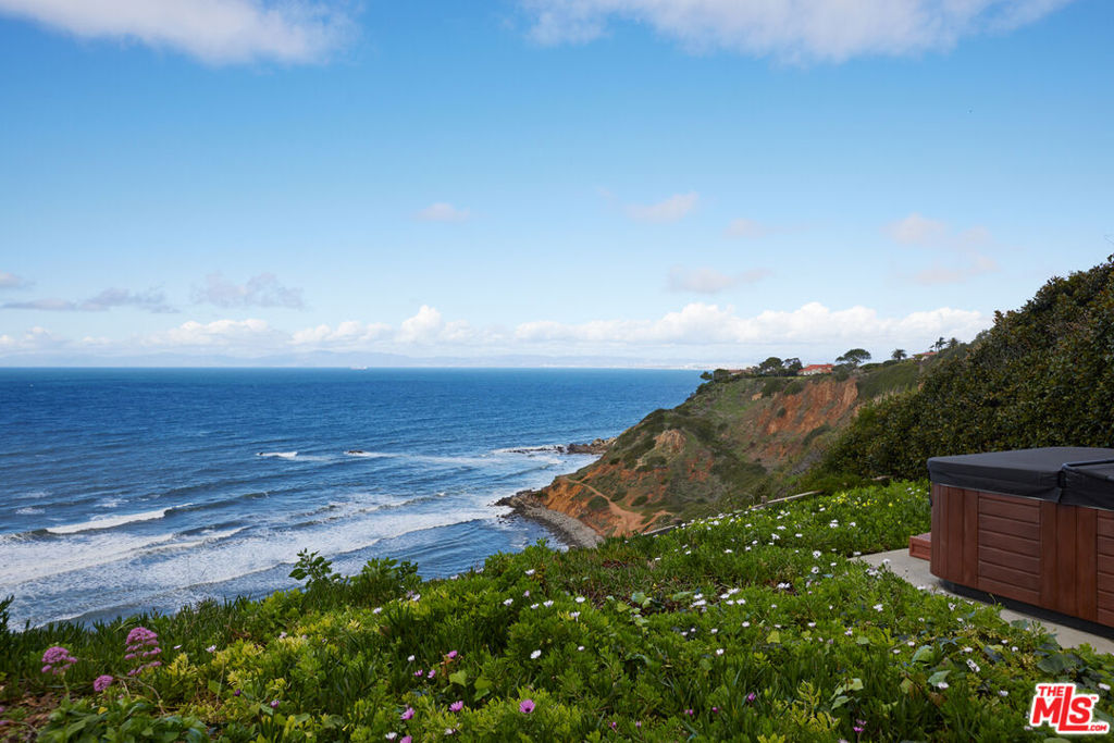1115 Palos Verdes Drive West Drive