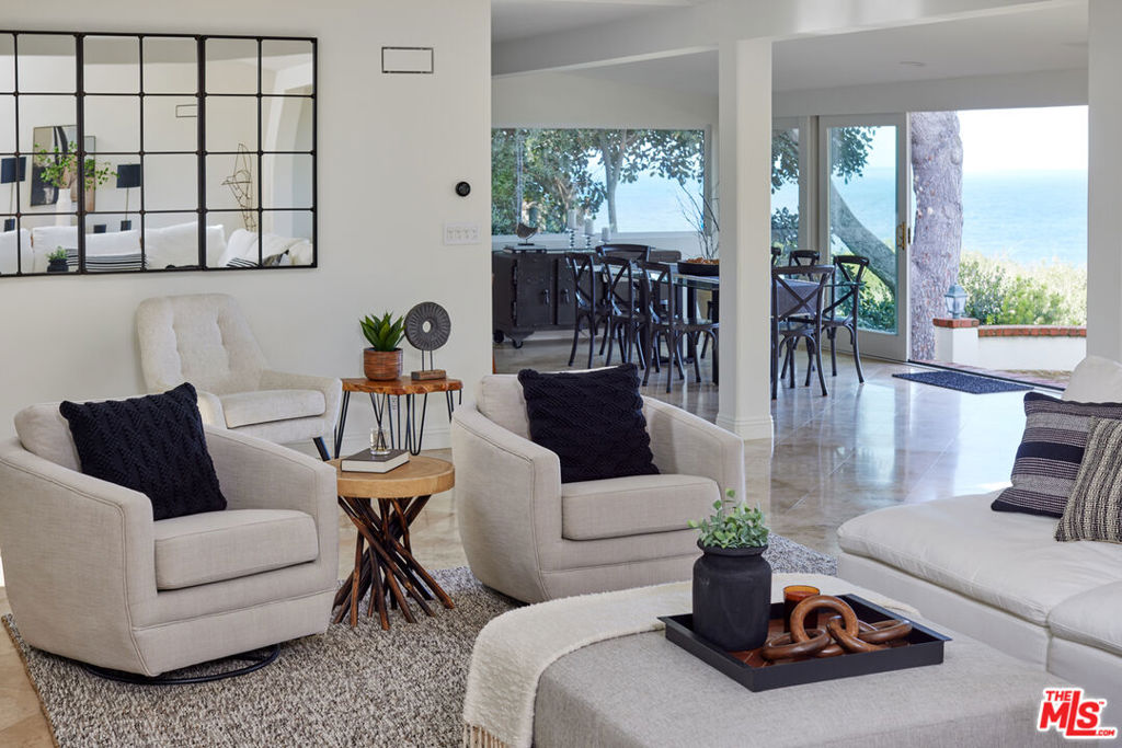 1115 Palos Verdes Drive West Drive