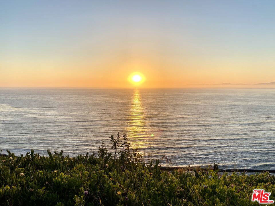 1115 Palos Verdes Drive West Drive