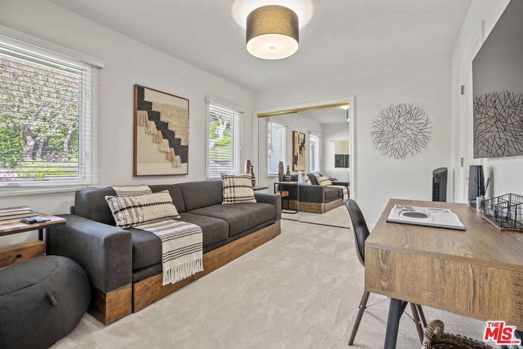 1115 Palos Verdes Drive West Drive