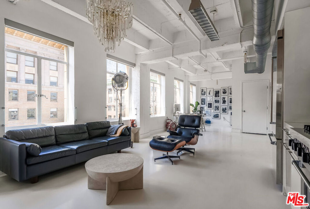 6253 Hollywood Boulevard 901