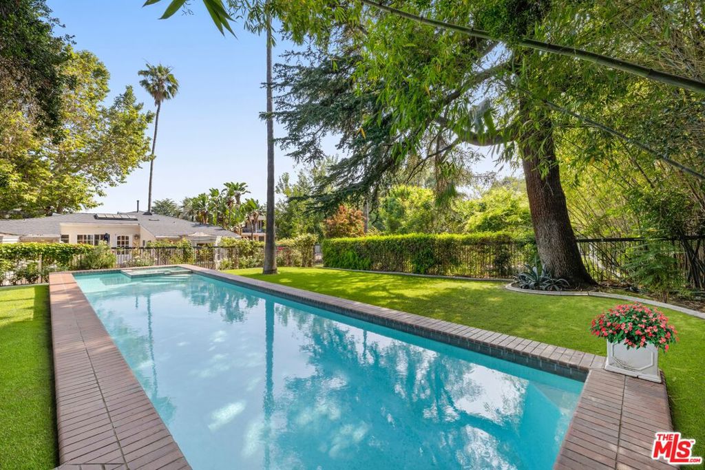 820 N Verano Drive