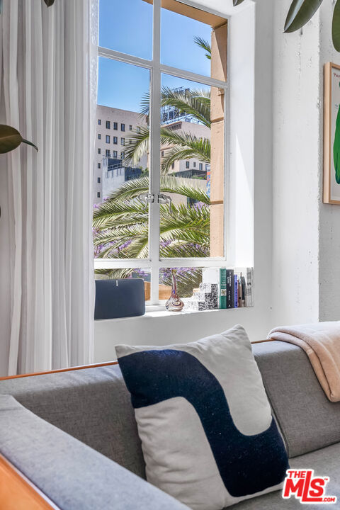 6253 Hollywood Boulevard 302