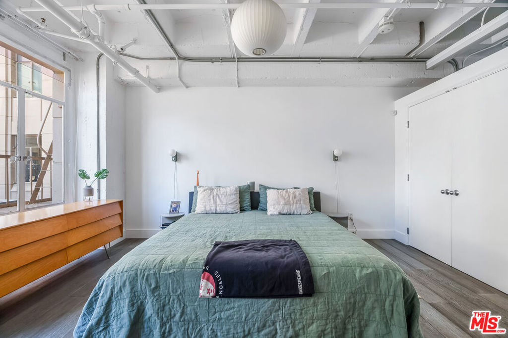 6253 Hollywood Boulevard 302