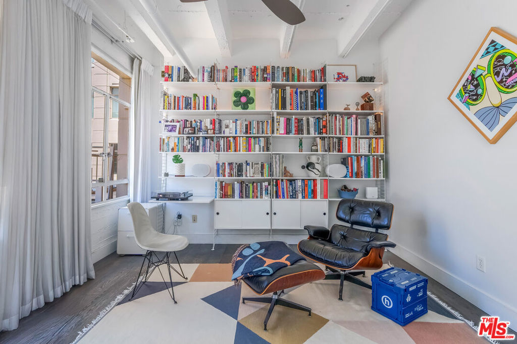 6253 Hollywood Boulevard 302