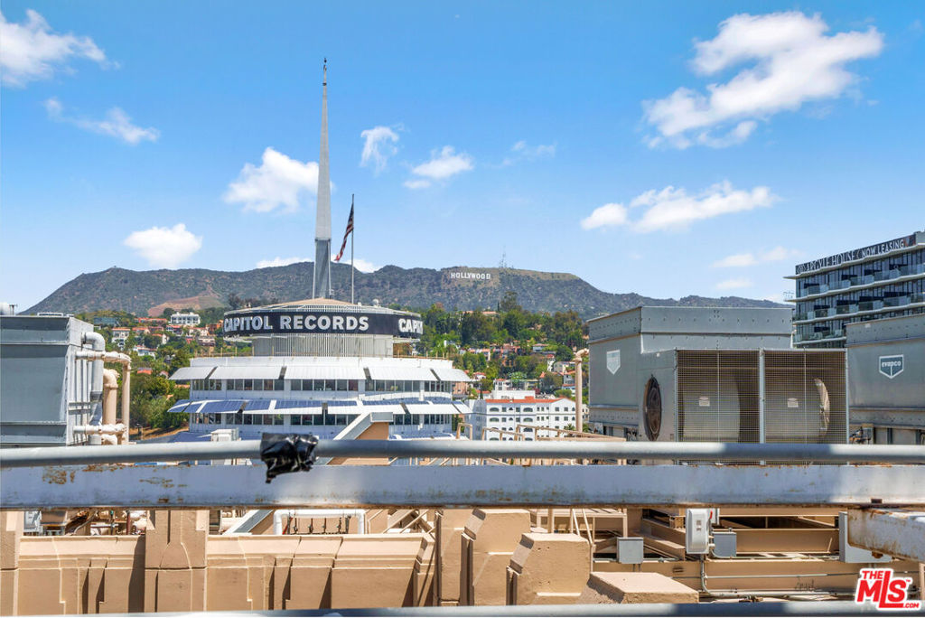 6253 Hollywood Boulevard 302