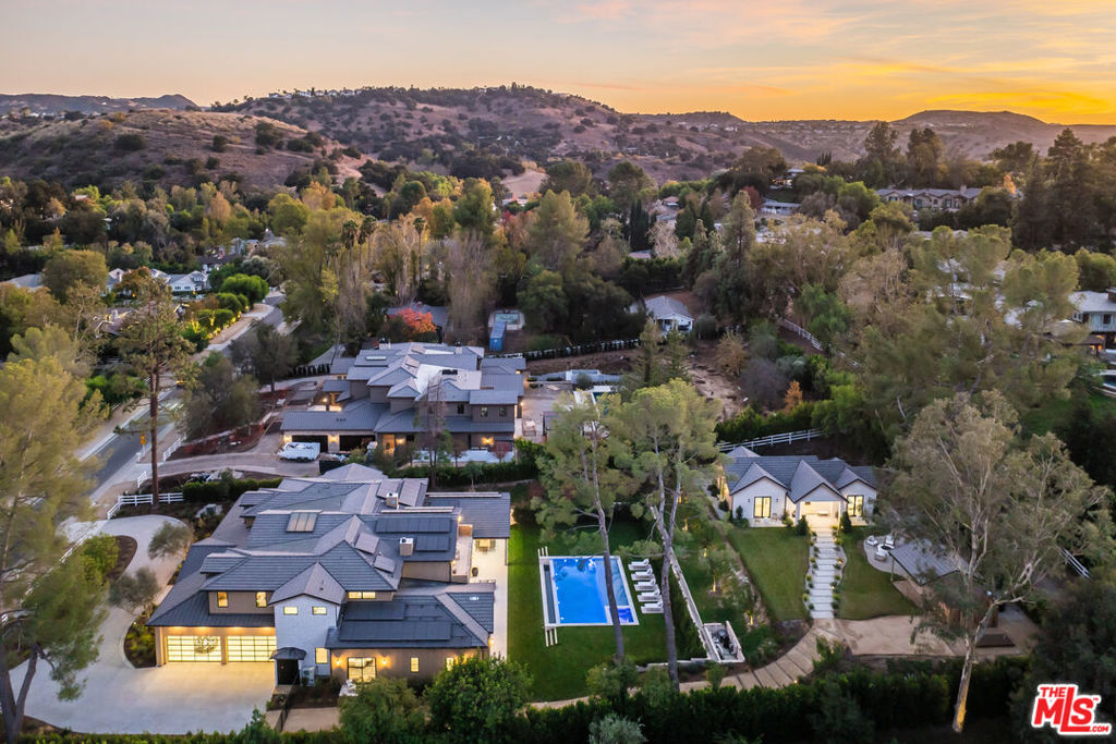 5287 Round Meadow Road