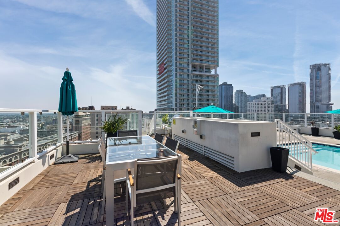 939 S Broadway Unit: 505