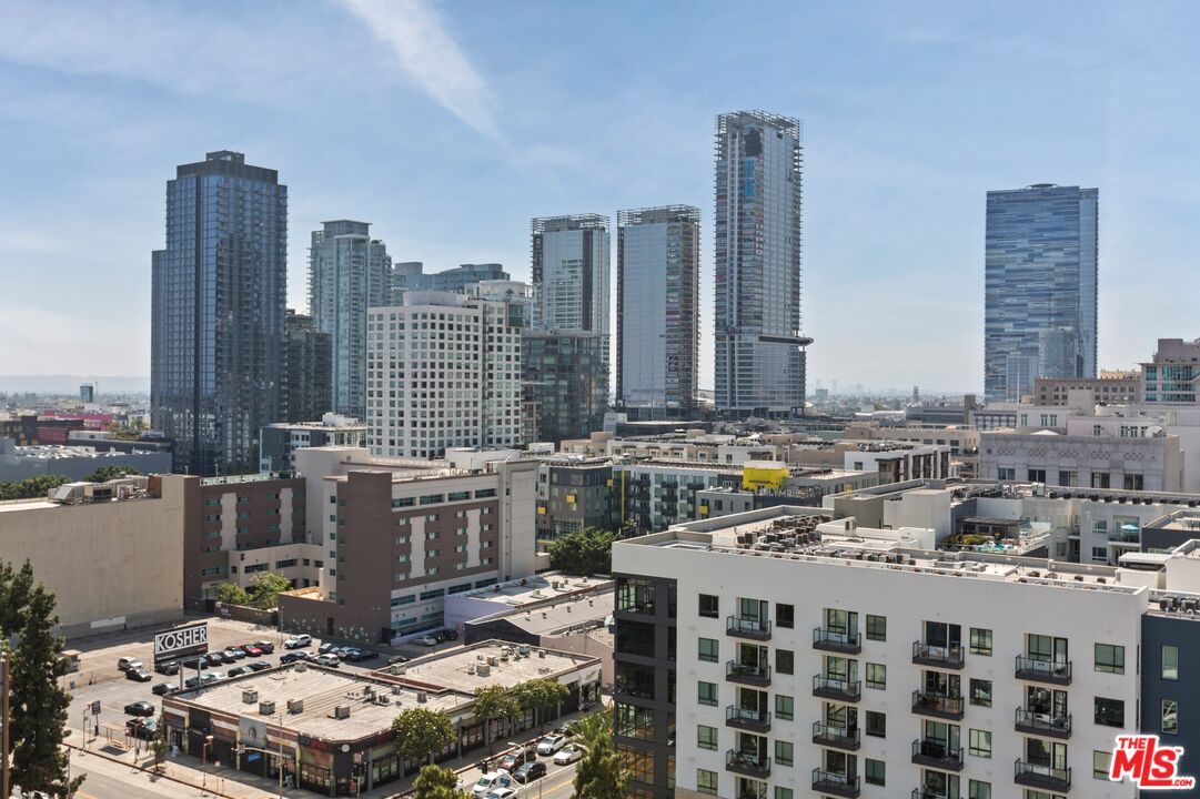 939 S Broadway Unit: 505