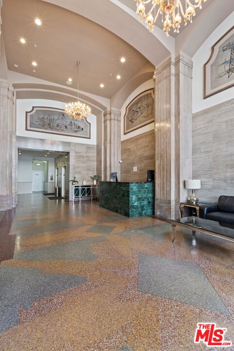 939 S Broadway Unit: 505