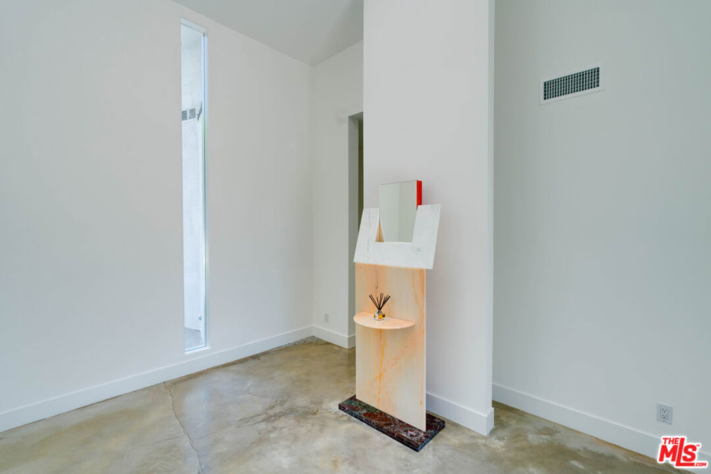 24341 Bridle Trail Road