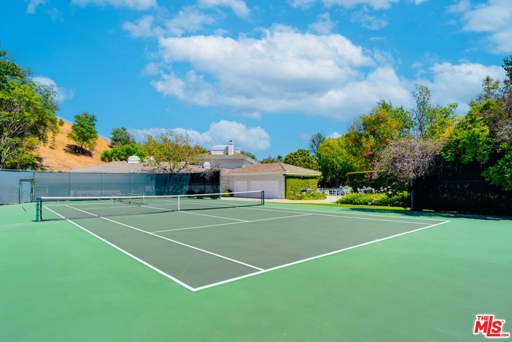 24341 Bridle Trail Road