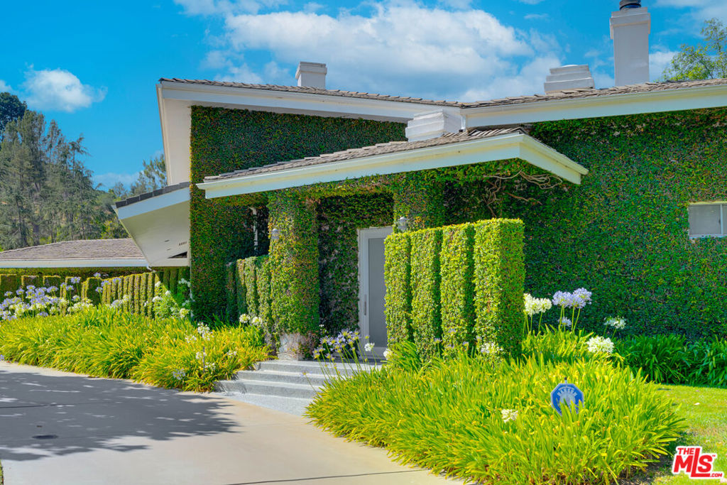 24341 Bridle Trail Road