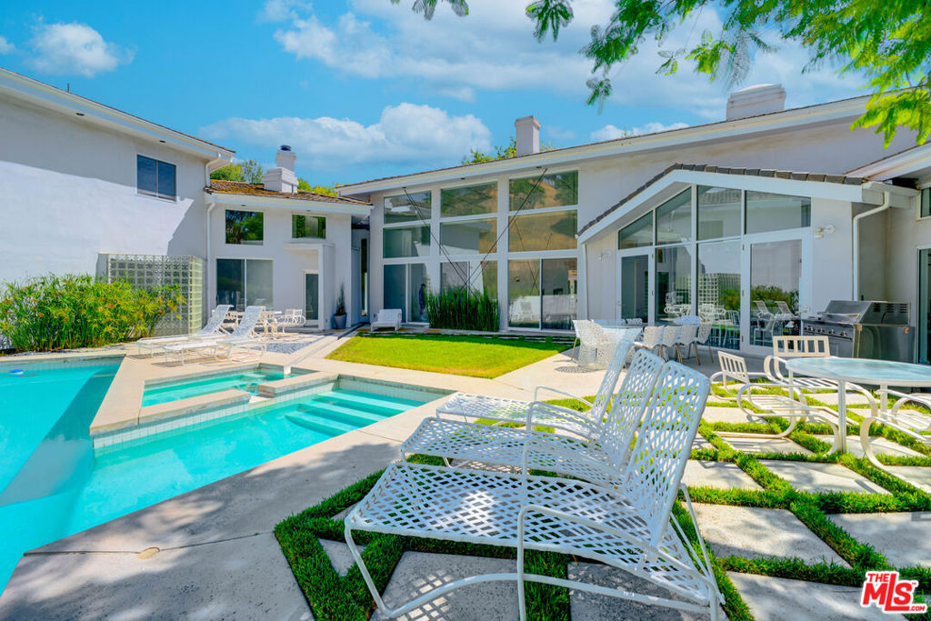 24341 Bridle Trail Road