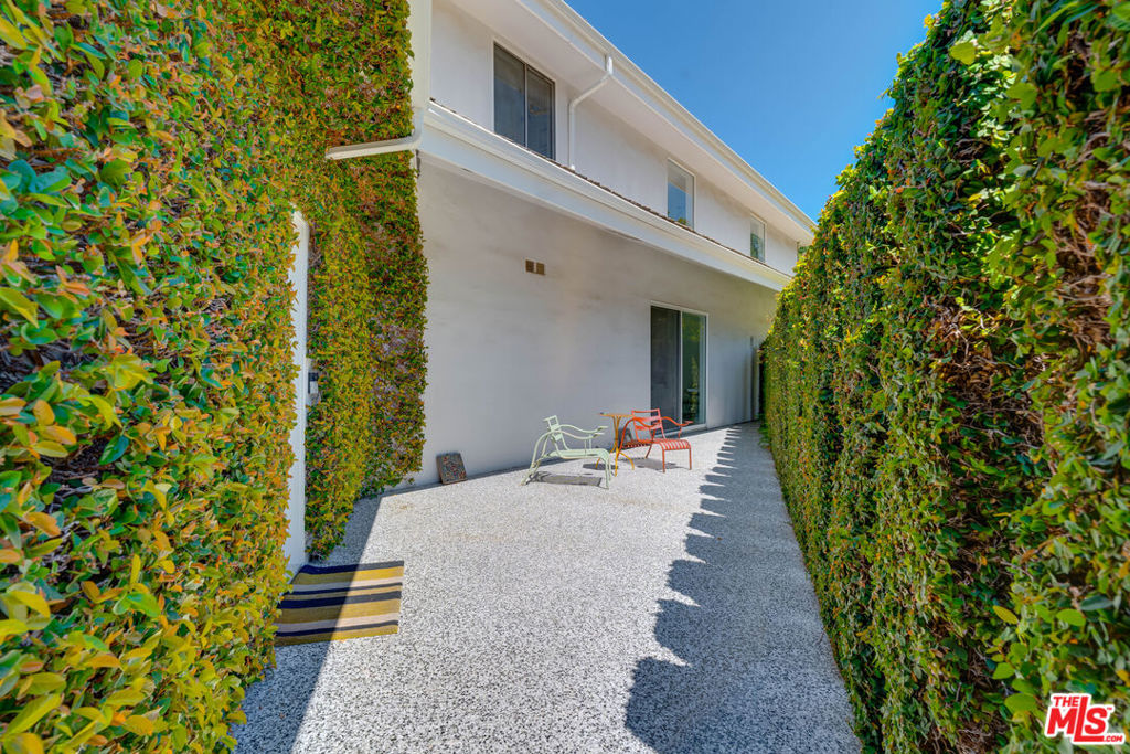 24341 Bridle Trail Road