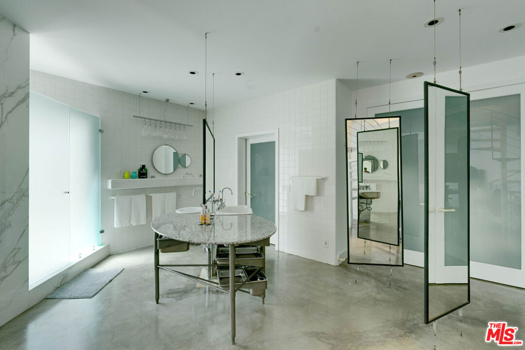 24341 Bridle Trail Road