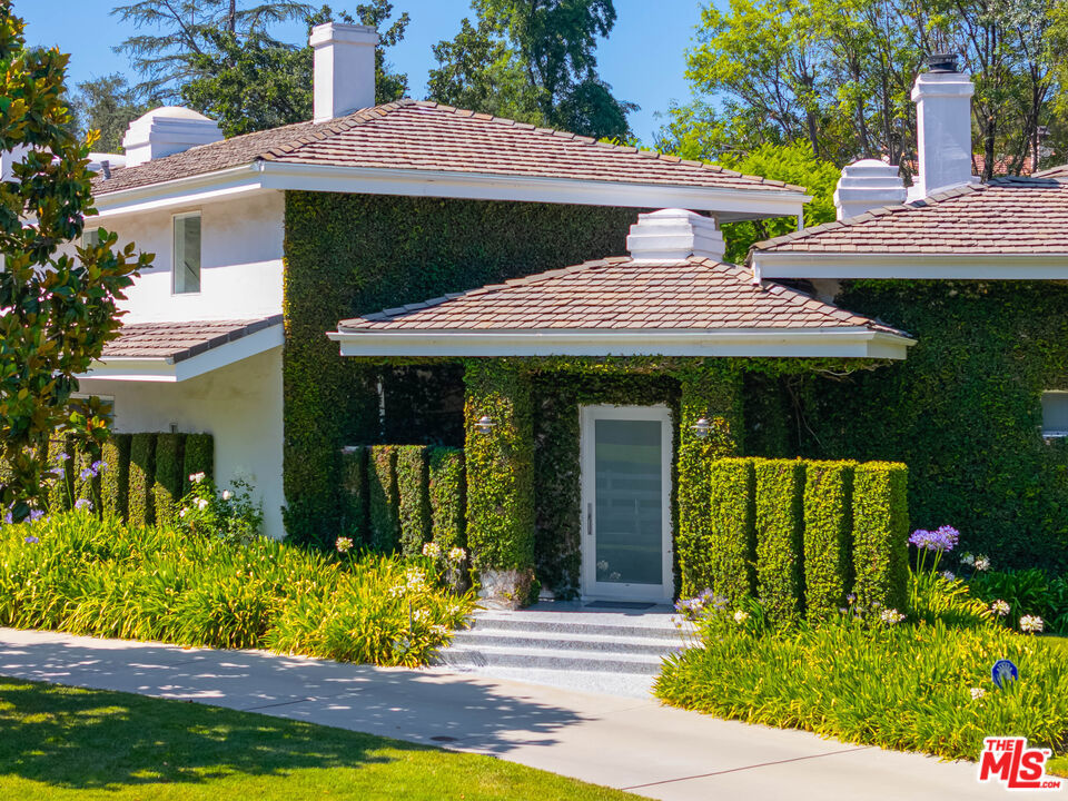 24341 Bridle Trail Road