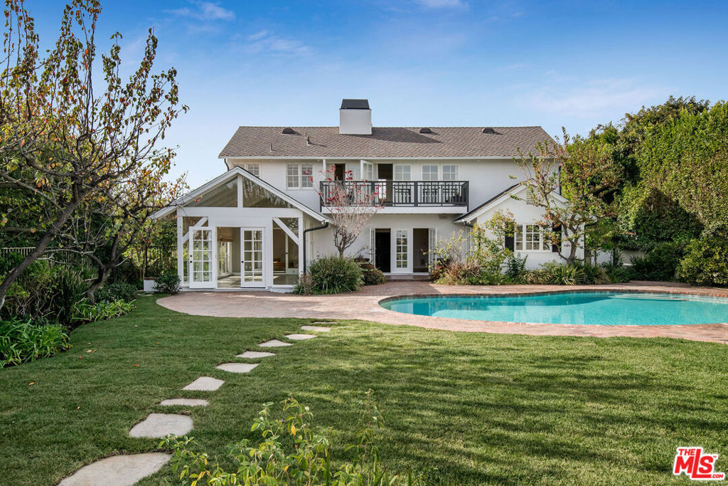 1110 Stradella Road