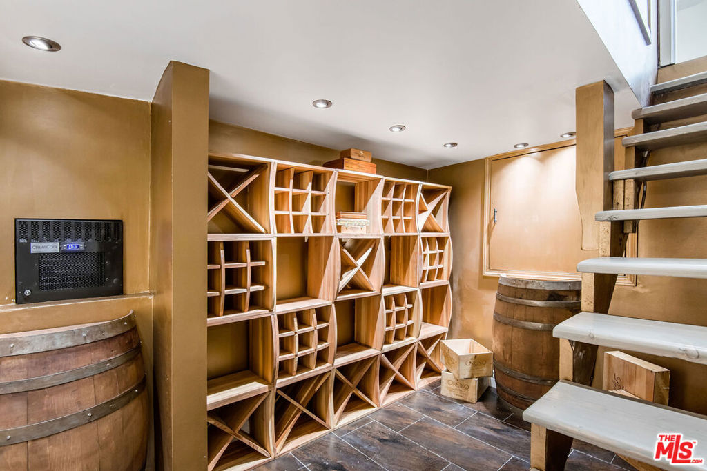 1110 Stradella Road