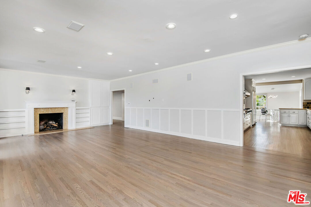 1110 Stradella Rd
