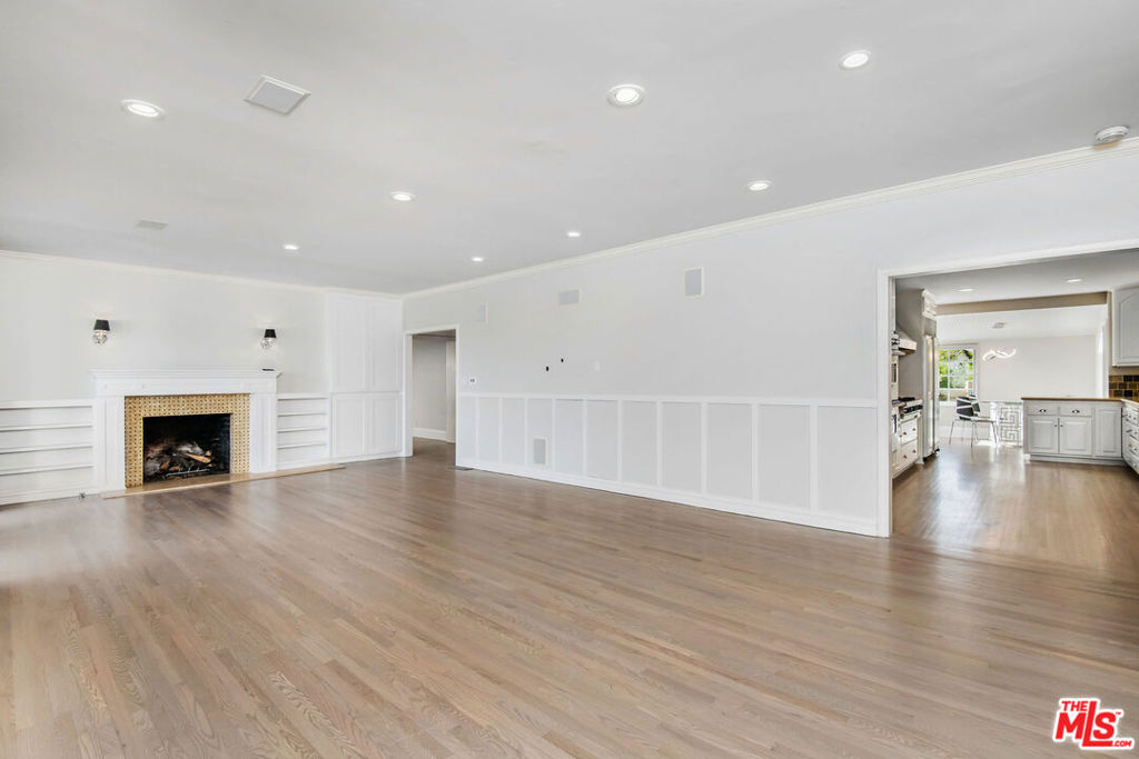 1110 Stradella Road