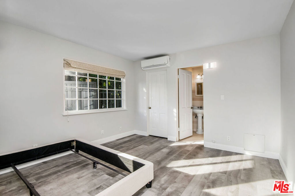 1110 Stradella Road