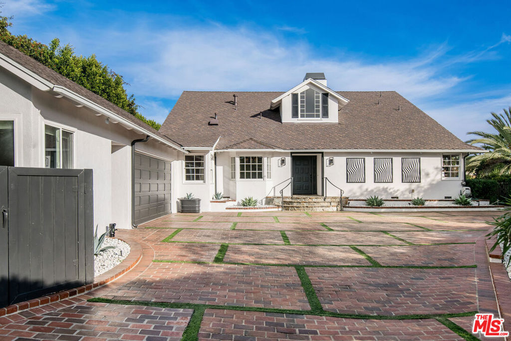 1110 Stradella Road