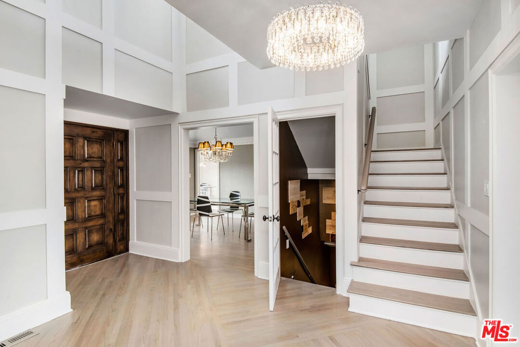 1110 Stradella Road
