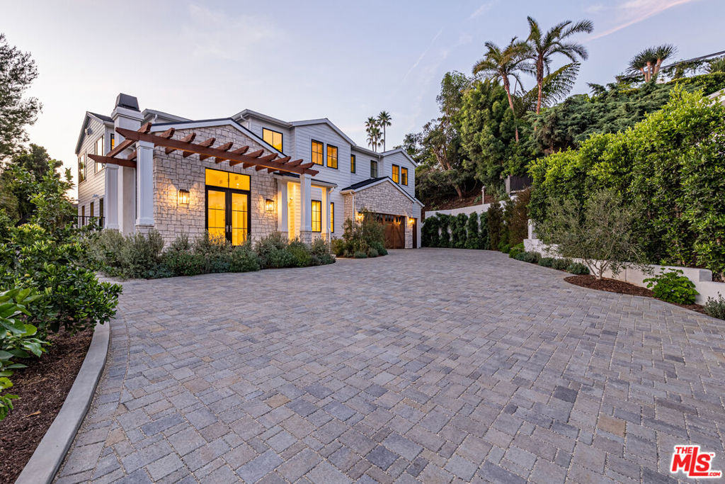 9929 Anthony Place