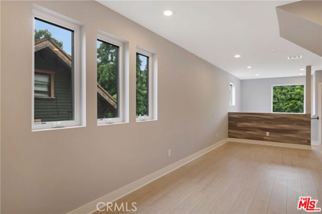 1957 Vista Del Mar St Unit: 1/2