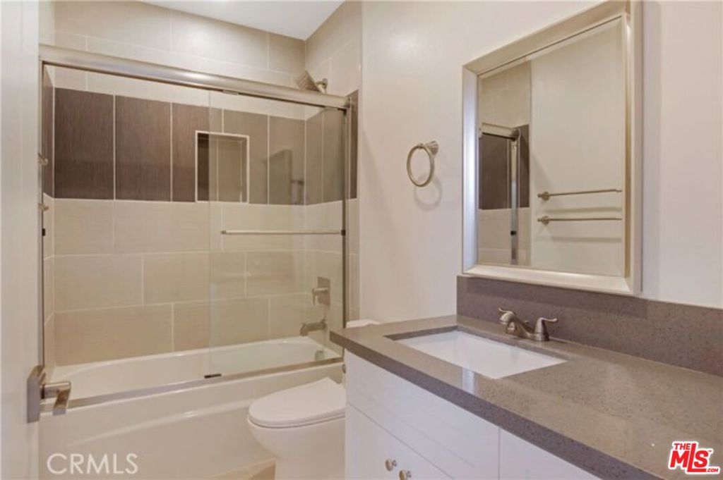 1957 Vista Del Mar Street