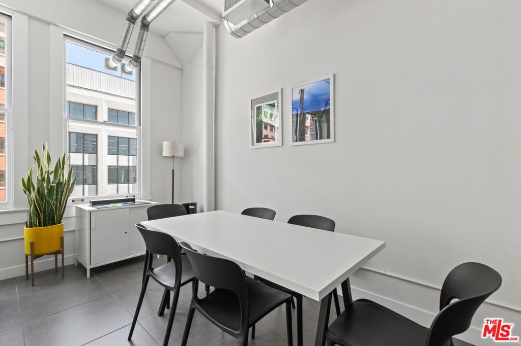 939 S Broadway 505