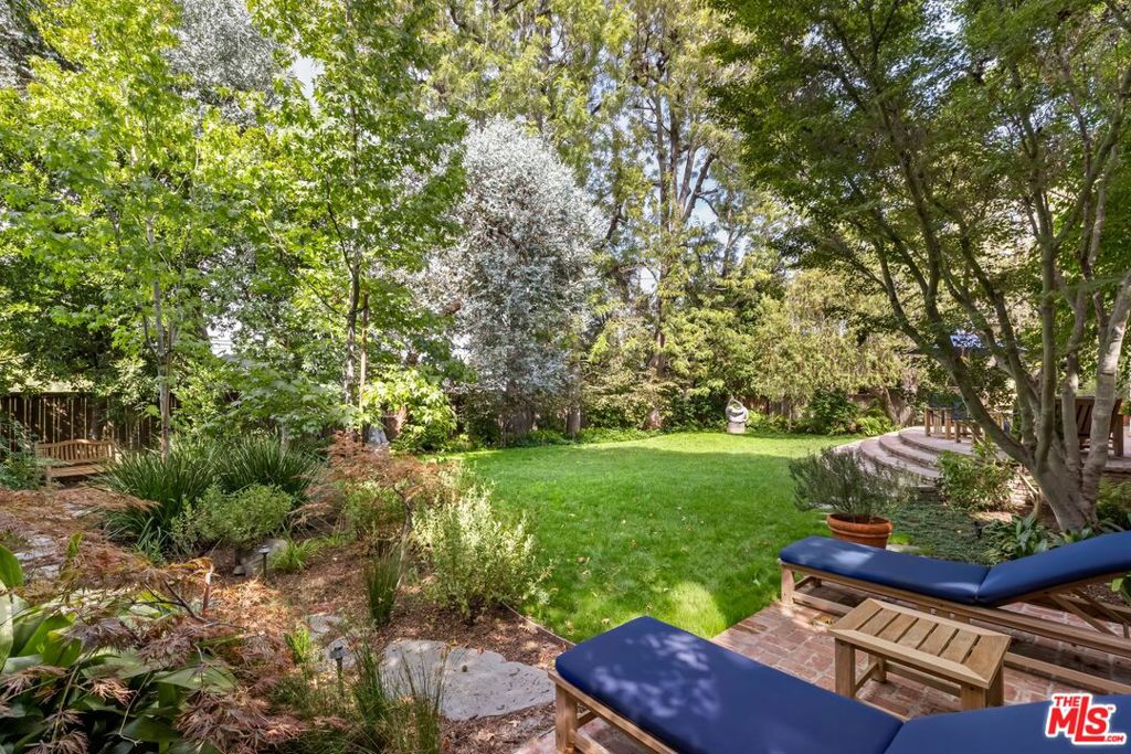 10339 Glenbarr Avenue