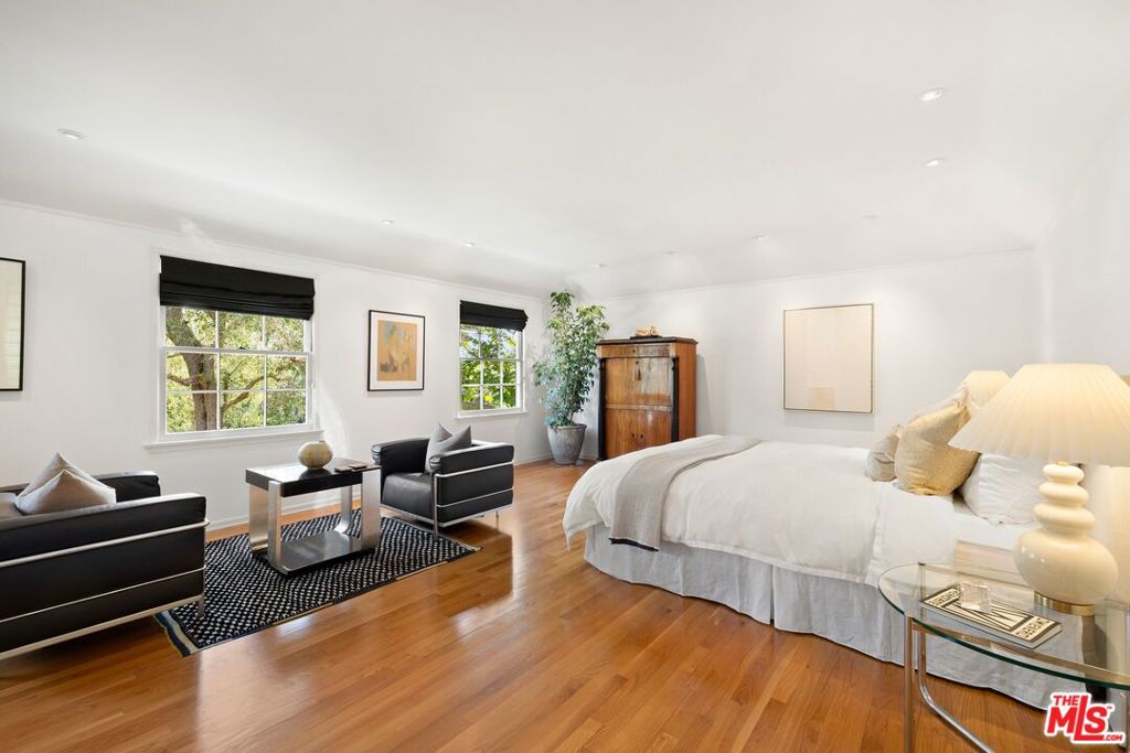 10339 Glenbarr Avenue