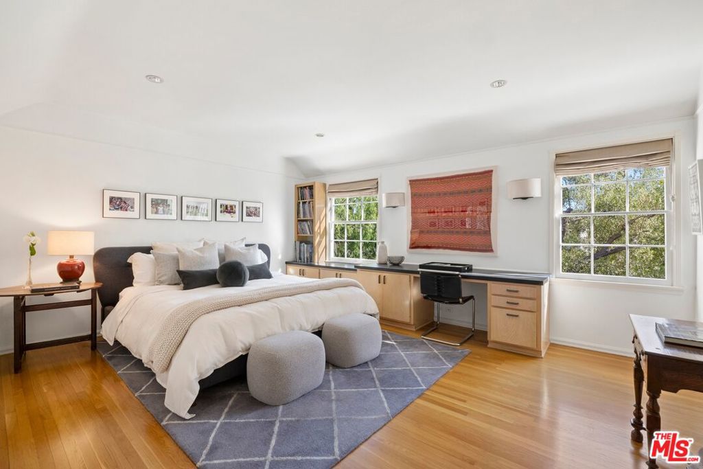 10339 Glenbarr Avenue