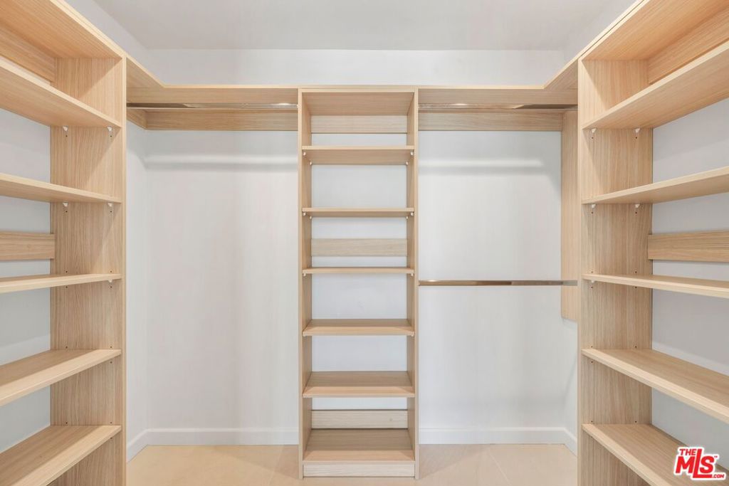 1414 1/2 S Beverly Dr 402