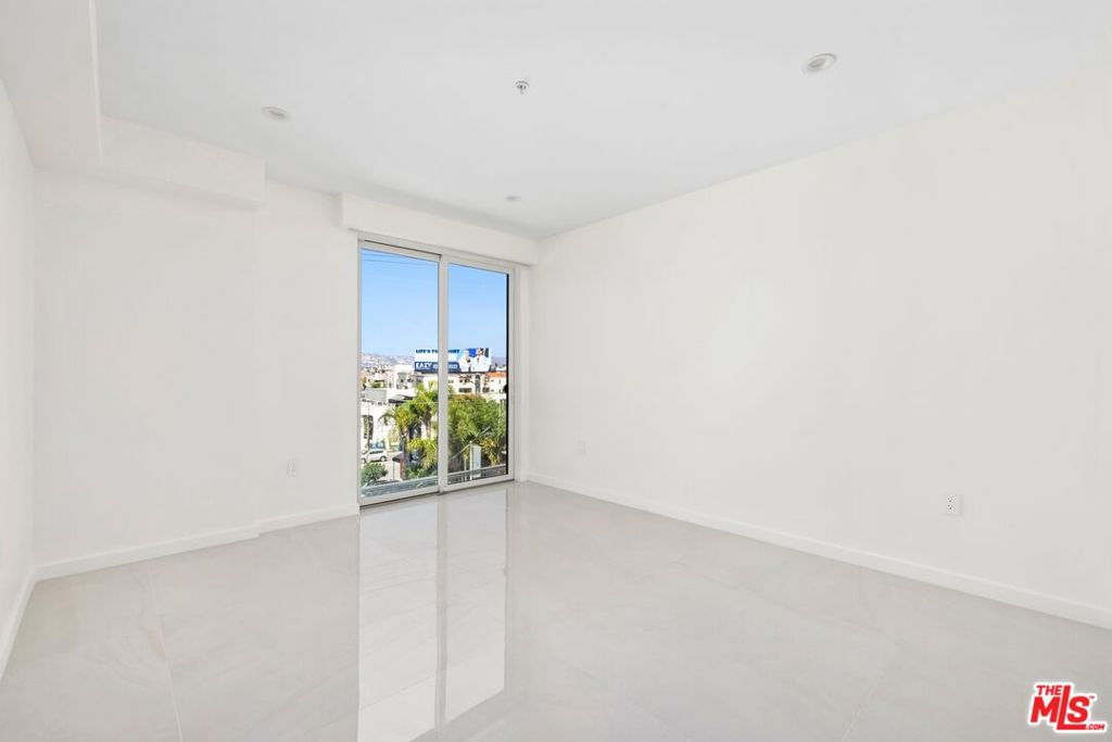 1414 1/2 S Beverly Dr 402