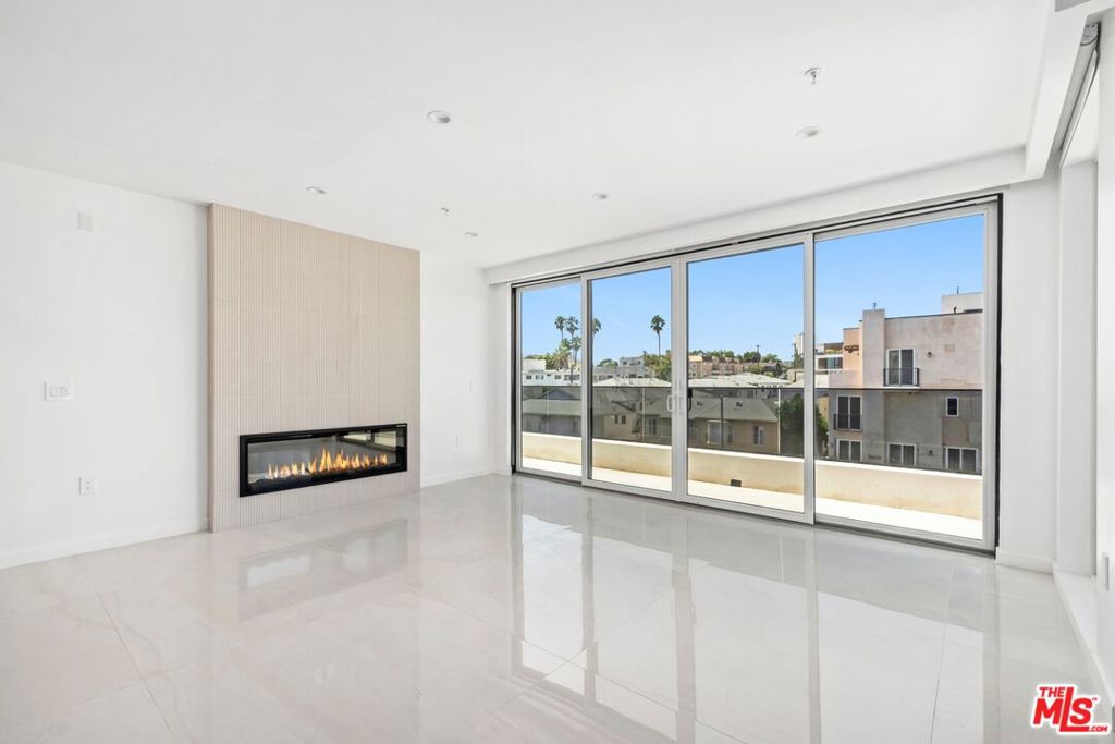 1414 1/2 S Beverly Dr 402