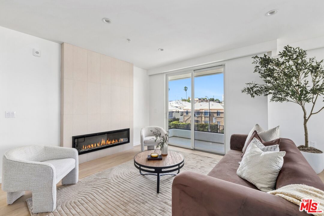1414 S Beverly Dr Unit: 203